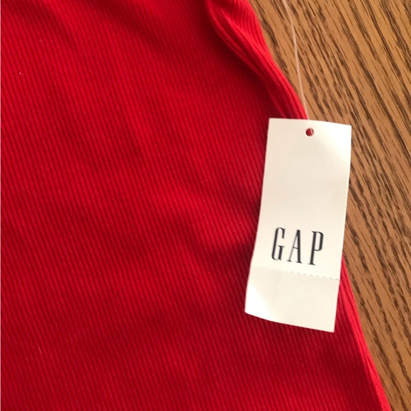 NWT Gap Ribbed Tank - Size M - Picture 2 of 3
